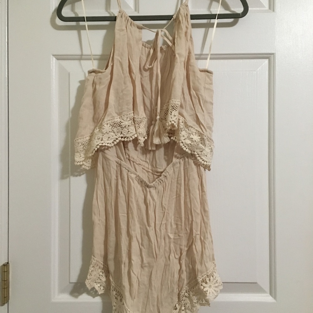 Cream lightweight Francesca's romper - Picture 2 of 3